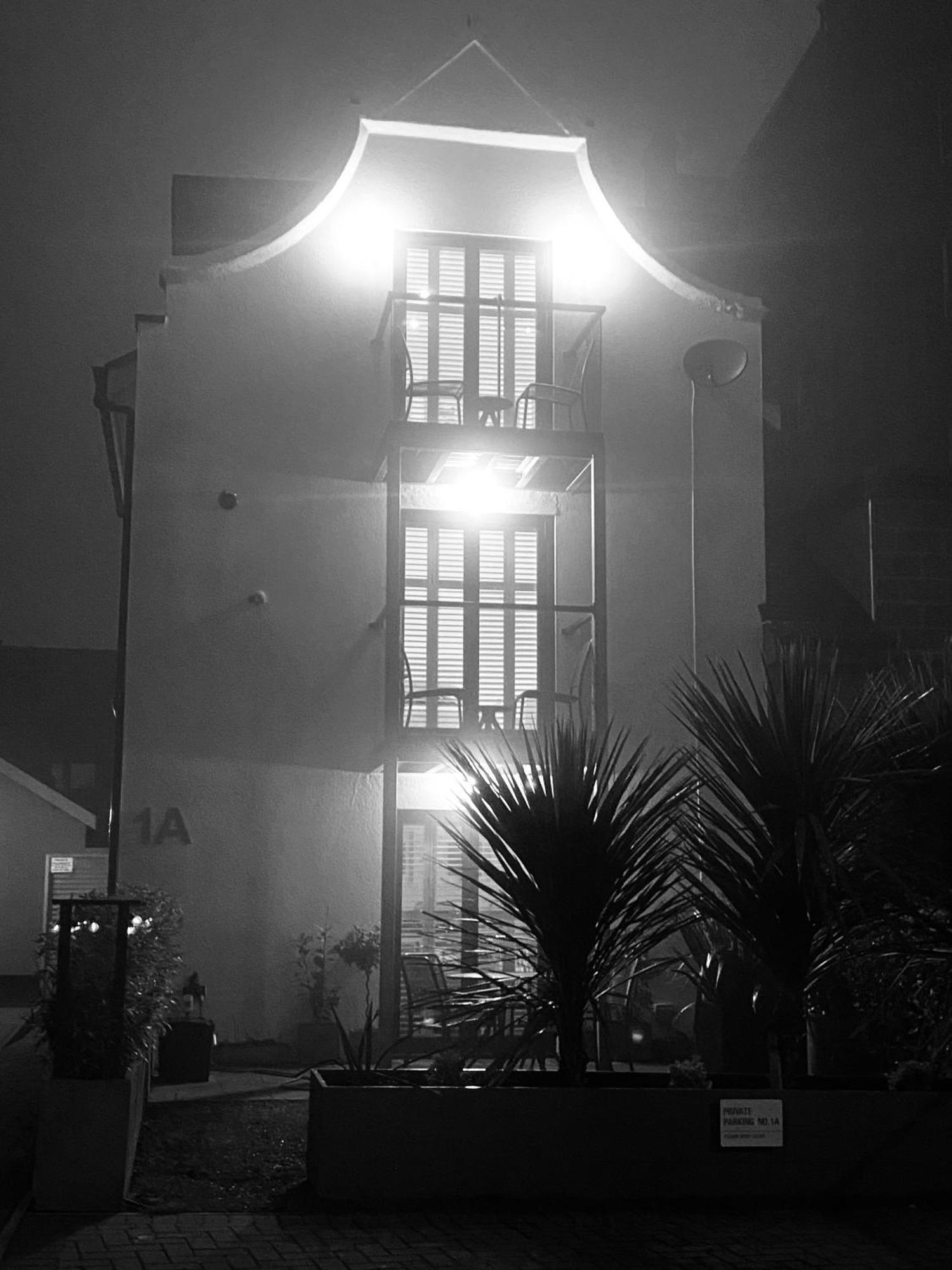 Retro Retreat, Sea View, Free Parking & Ev Plug-In Villa Whitby Exteriör bild